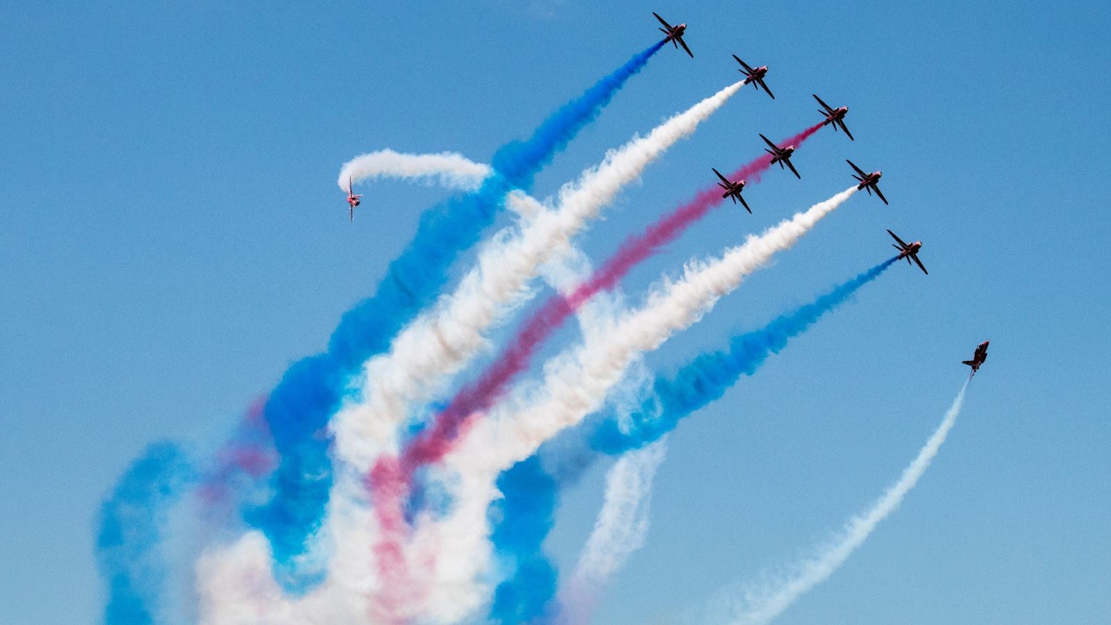 Red Arrows CREDIT Paul Johnson Flightline UK